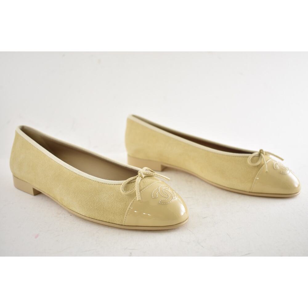 Chanel 26A Beige Suede Patent Leather CC Logo Bow Tie Ballet Ballerina Flat 38 - Picture 5 of 16